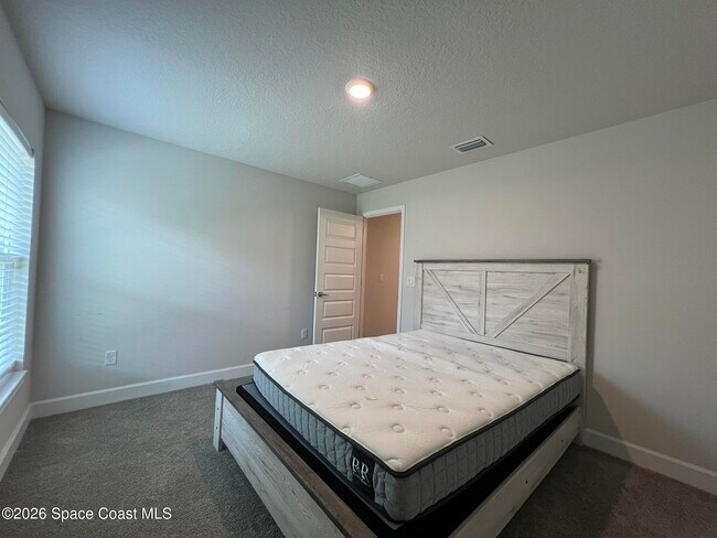 Building Photo - 8752 Waterstone Blvd