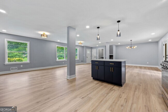 Building Photo - 3266 W Manor Ln SW