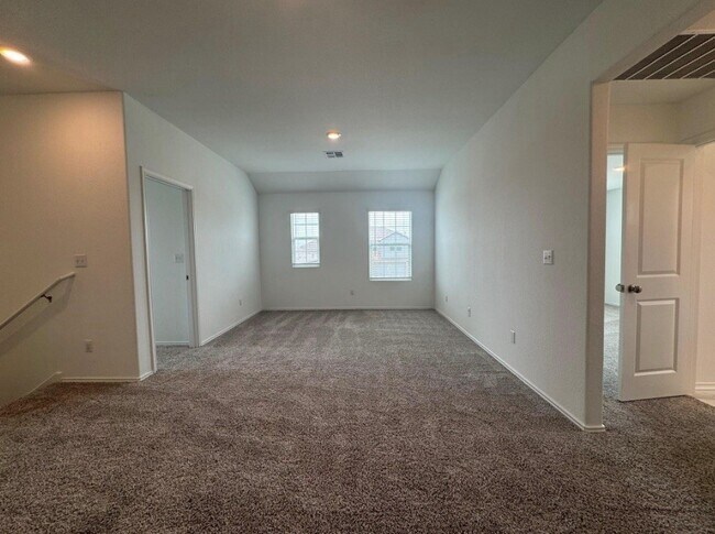 Building Photo - 208 Otter Rd