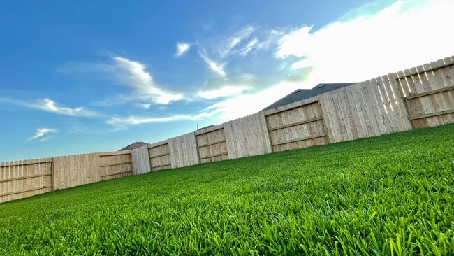 Building Photo - 4516 Bartagrass Dr