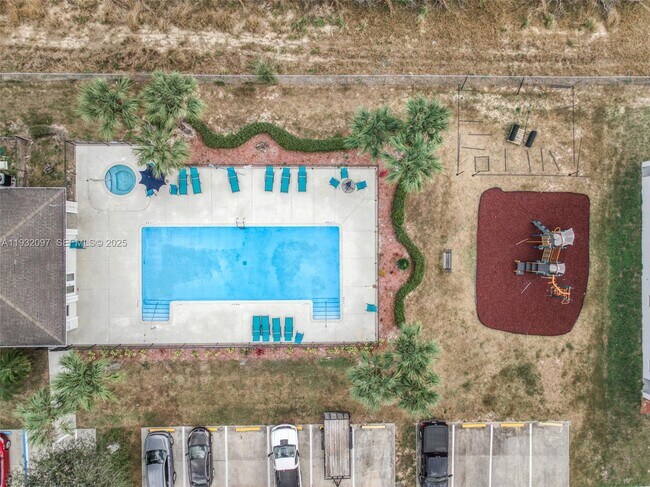 Building Photo - 1413 Las Villas Blvd