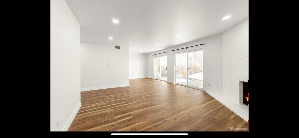 Building Photo - 3315 S Monaco Pky