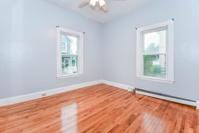 Building Photo - 86 Edwards St