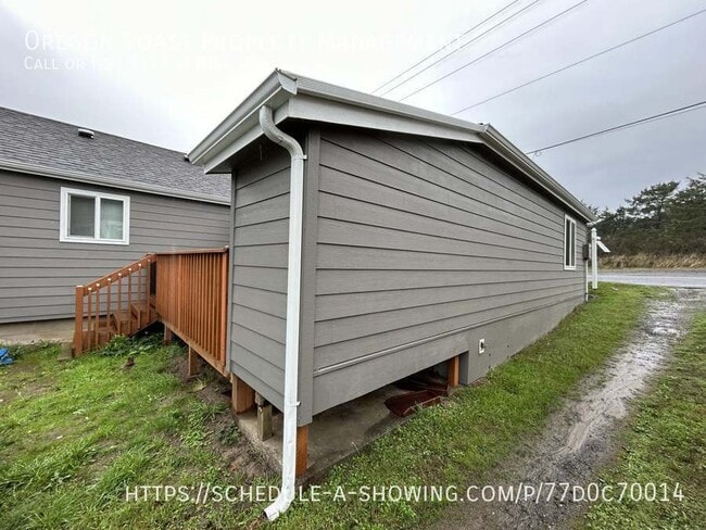 Building Photo - 2bed/2bath home on the river and close to ...