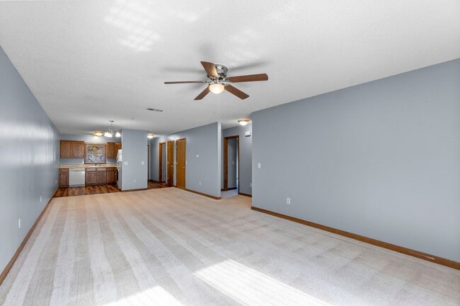 Building Photo - 3707/3709 Stonebridge Dr