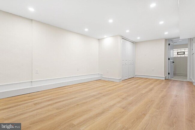 Building Photo - 6812 Sprague St