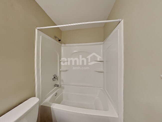 Building Photo - 7401 Kinsmore Ln