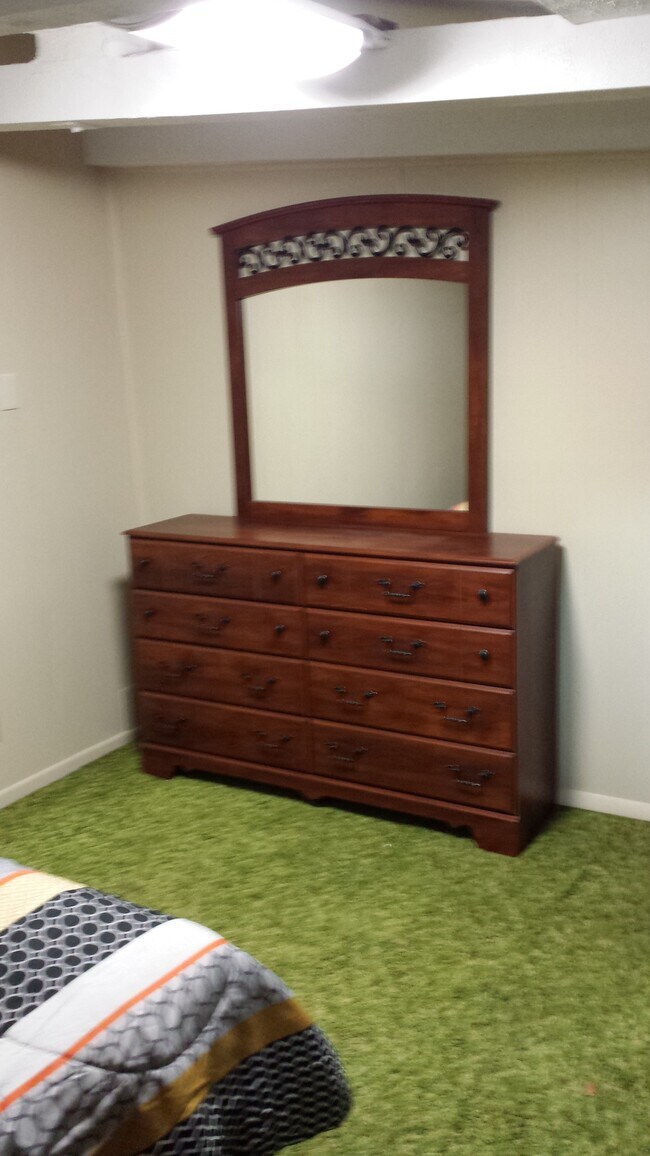 Building Photo - 504 24th St