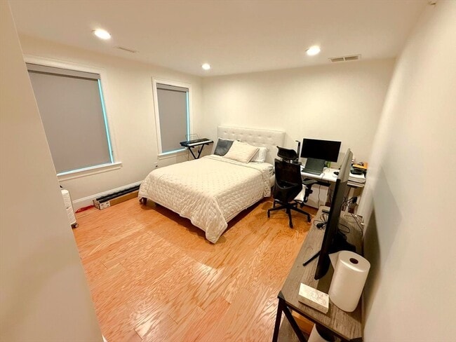 Building Photo - 7 Lily Pond Ln