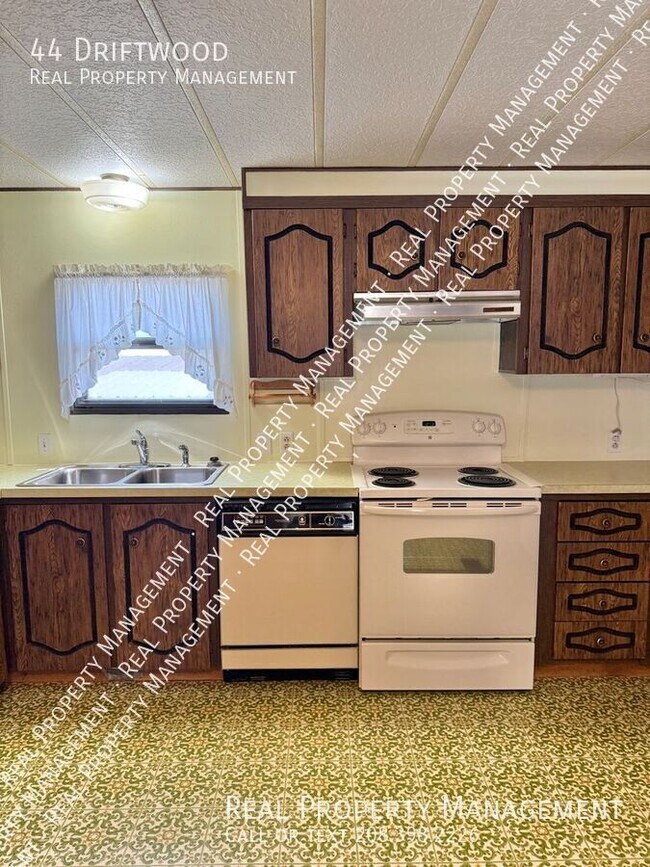 Building Photo - 44 Driftwood-