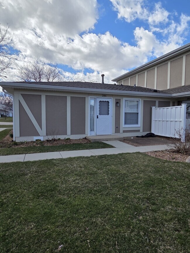 Building Photo - 286 Nantucket Harbor