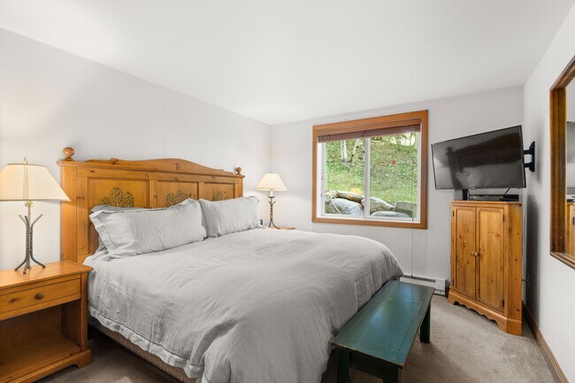 Primary Photo - 65 Campground Ln