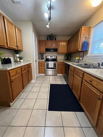 Building Photo - 1112 Cardinal Oaks Dr