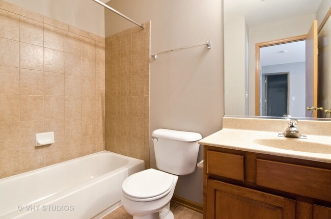 Building Photo - 346 Evergreen Cir