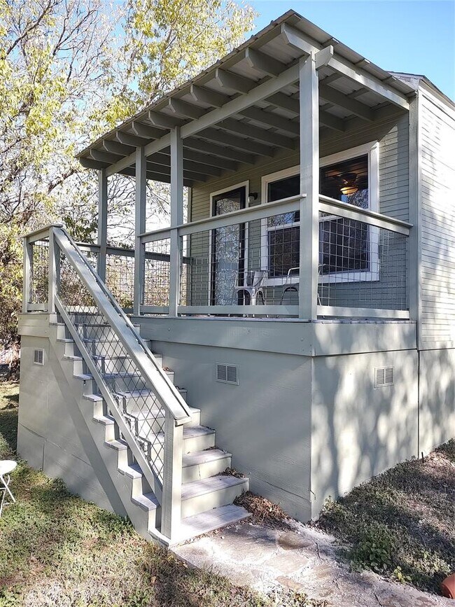 Building Photo - 2102 Yellow Jacket Ln