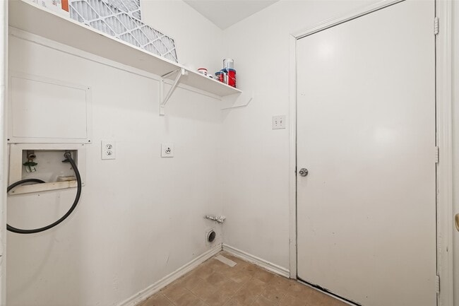 Building Photo - 3807 Brook Garden Ln