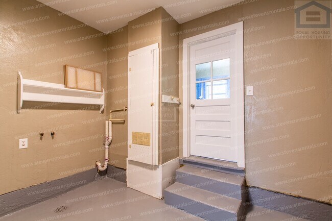 Building Photo - 2206 NW 19th St