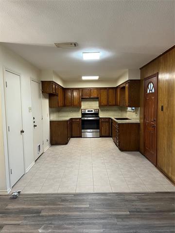 Building Photo - 408 Renfro St