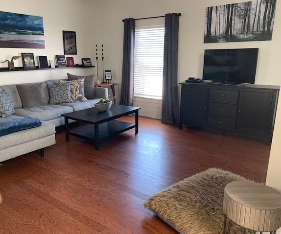 Living Room - 958 Mission St