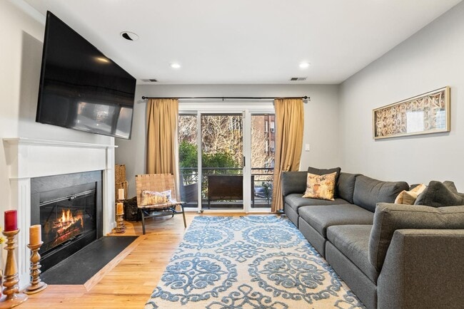 Building Photo - 1710 Summit Pl NW