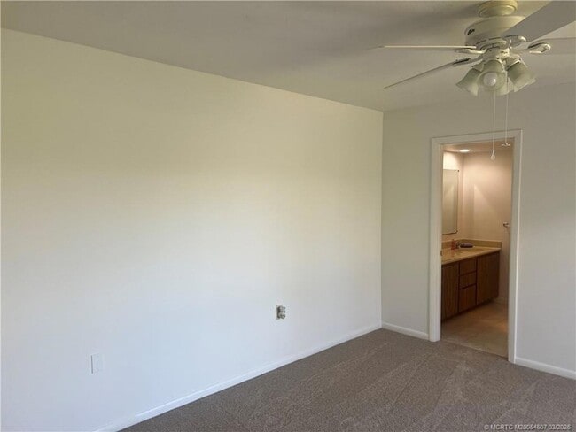 Building Photo - 3033 SW Sunset Trace Cir