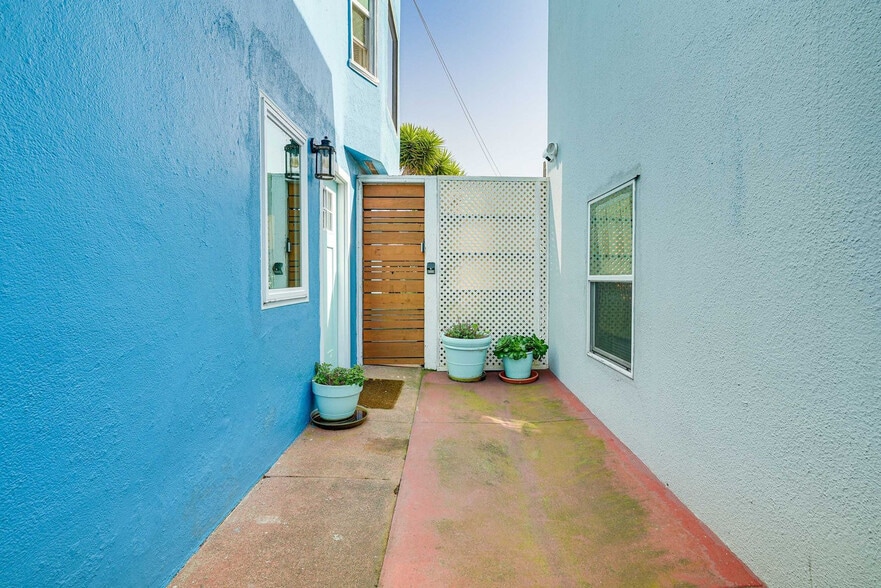 Building Photo - 211 Genebern Way