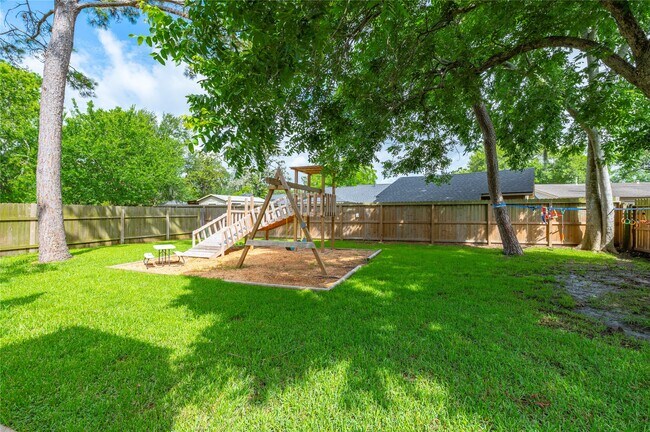 Building Photo - 5110 Tashkent Dr