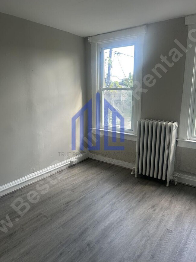 Building Photo - 1913 Walbrook Ave