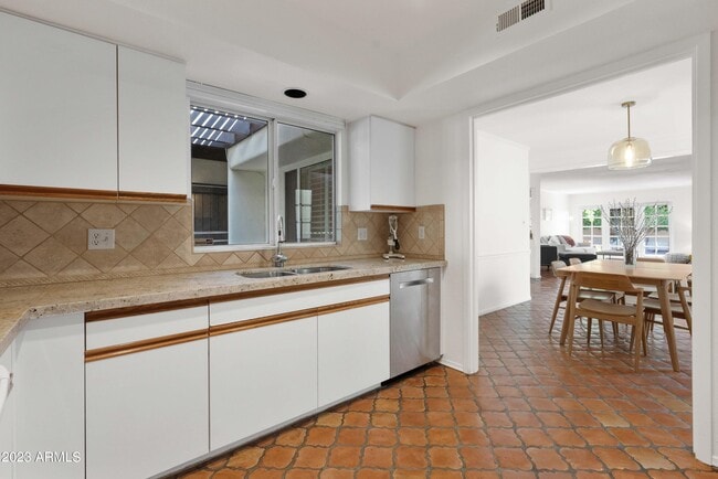 Building Photo - 6815 N 73rd St