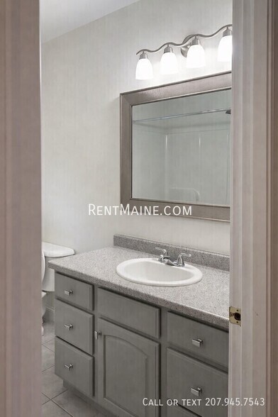 Building Photo - 1182 Ohio St