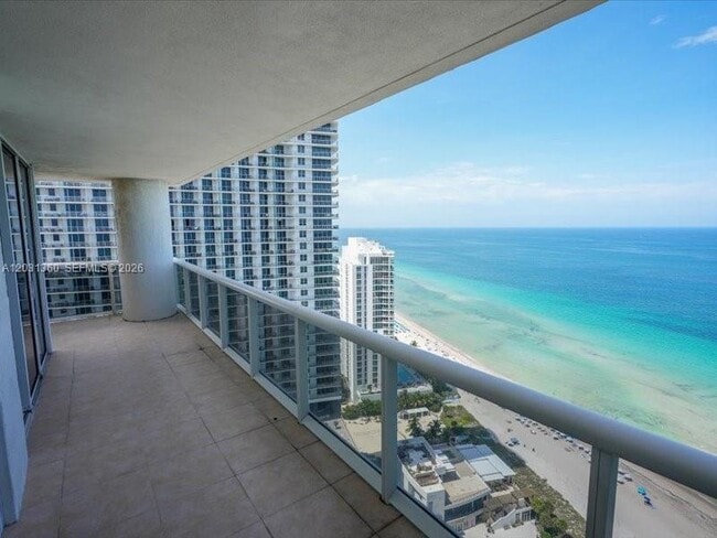 Building Photo - 1800 S Ocean Dr