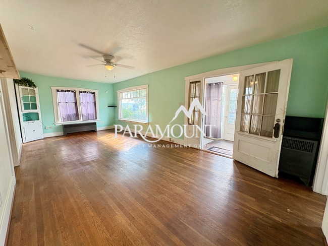Building Photo - 2 Bedroom with a Water View!