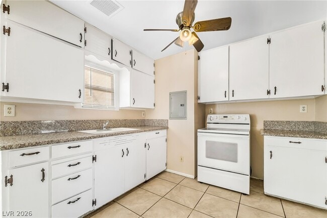 Building Photo - 663 Avenue C