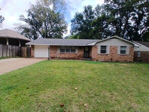 Building Photo - Charming 3-Bedroom Home in Desirable Ralei...