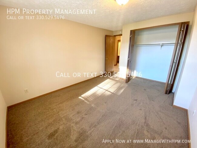 Building Photo - 1876 Ledgewood-B5