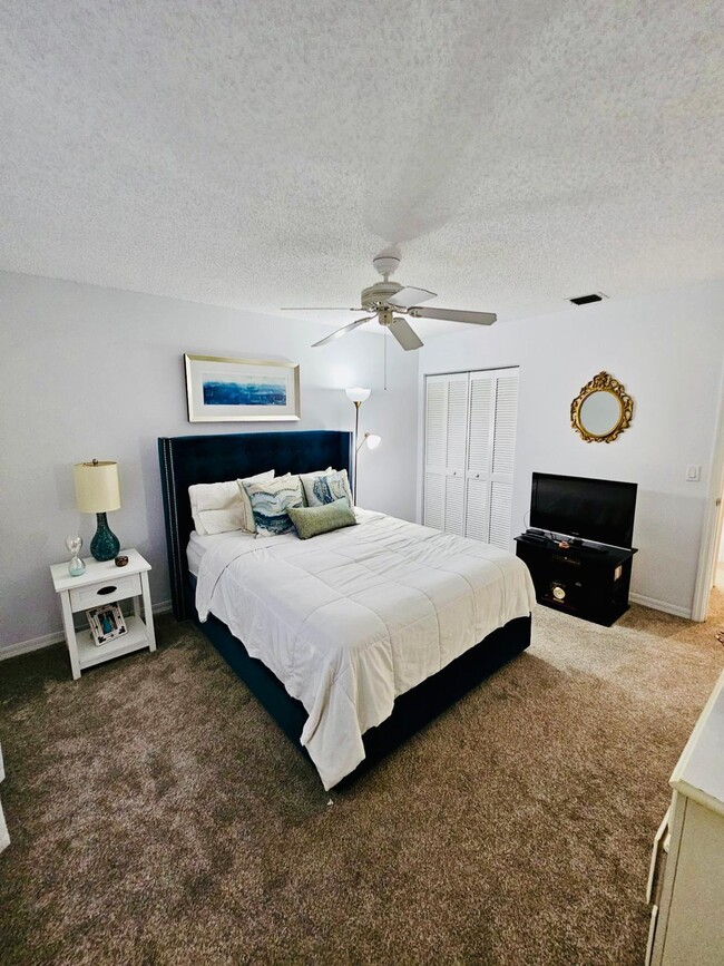 Building Photo - 6752 Green Island Cir