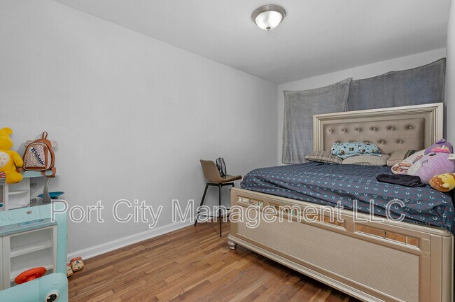 Building Photo - 944 Dalton Ave