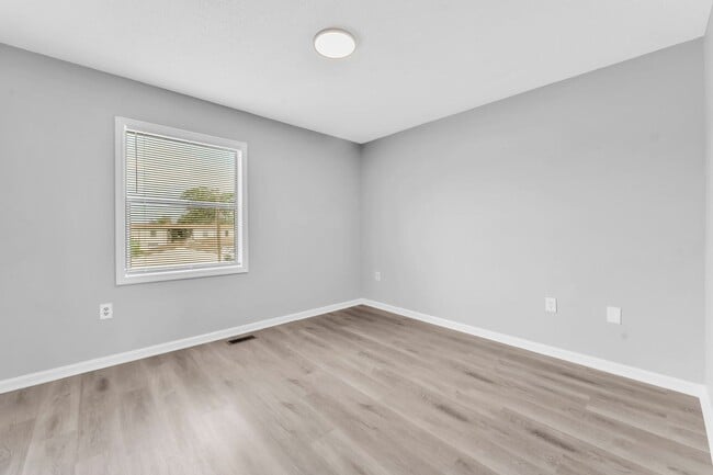 Building Photo - NEWLY RENOVATED 2- & 3-Bedroom Townhomes in Downtown Spartanburg!