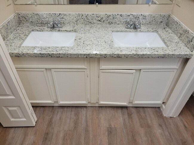 Building Photo - 9915 Towne Brook Ln