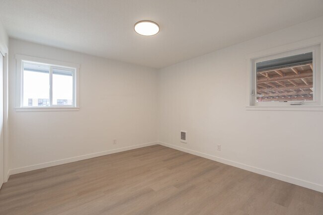 Building Photo - Crowne Pointe Apartment Homes