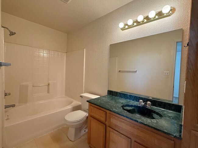 Building Photo - 3208 Raven Dr