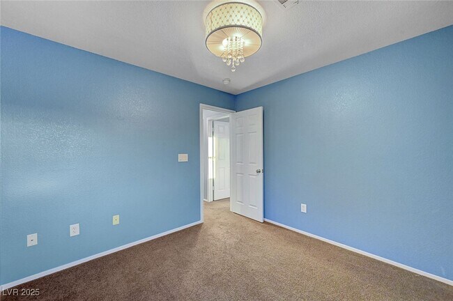 Building Photo - 5470 Logville St