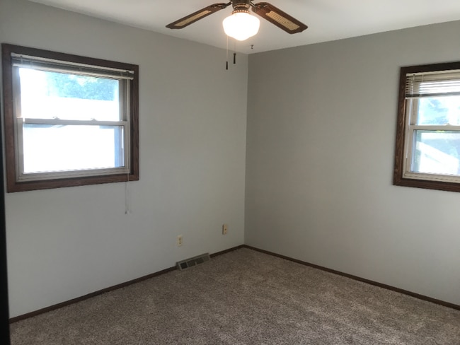 Building Photo - 2711 Albany Ct