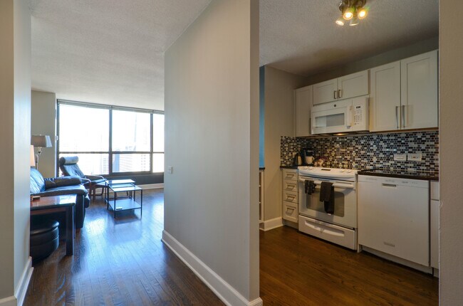 Building Photo - 405 N Wabash Ave