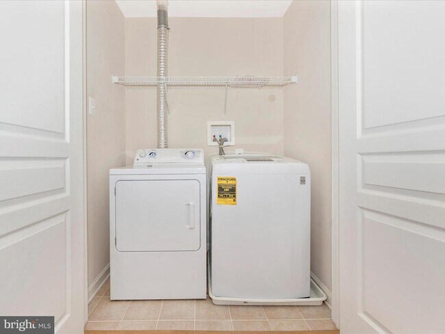 Building Photo - 1868 Monocacy View Cir