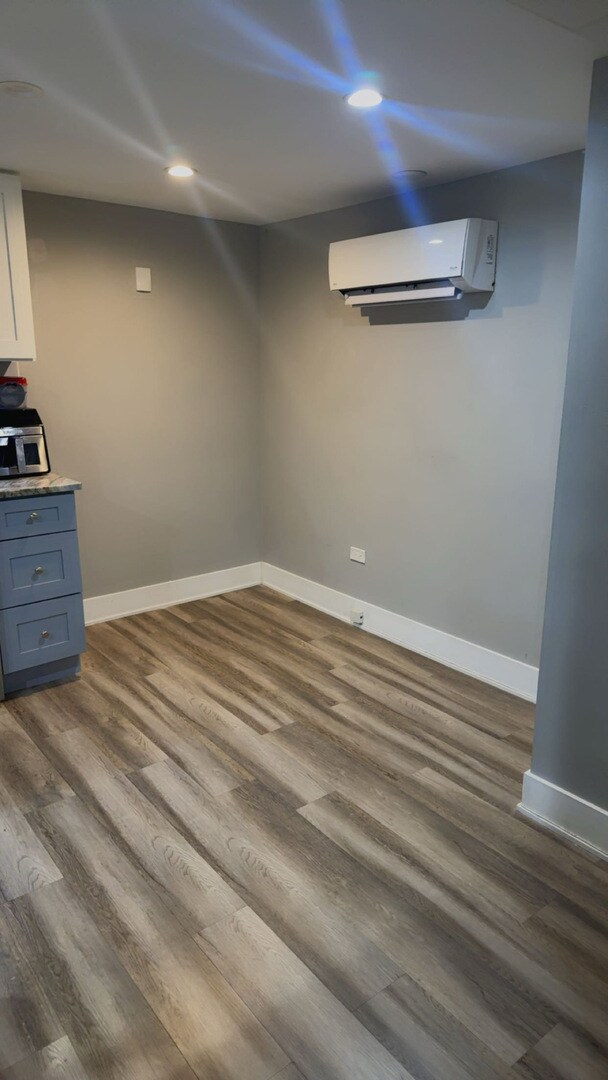 Building Photo - 5703 W Seminole St