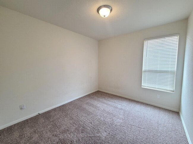 Building Photo - 7320 Fossell Ranch Rd