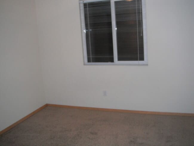 Building Photo - Huge deck, triple car garage/RV parking, storage