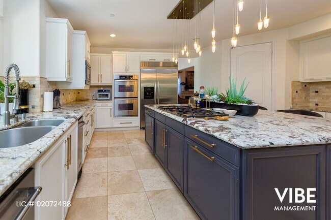 Building Photo - Gated Community-Lynn Oaks Estates Pool Hom...