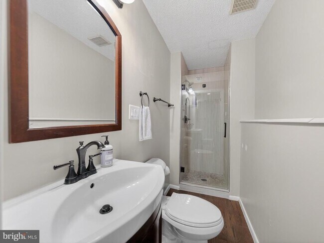 Building Photo - 3806 Candlelight Ct